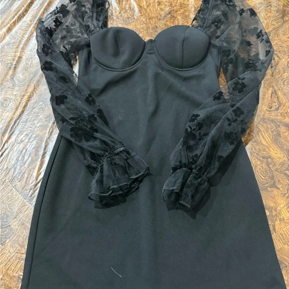 Windsor Black Sheath Dress with Bishop Sleeves - Picture 4 of 10